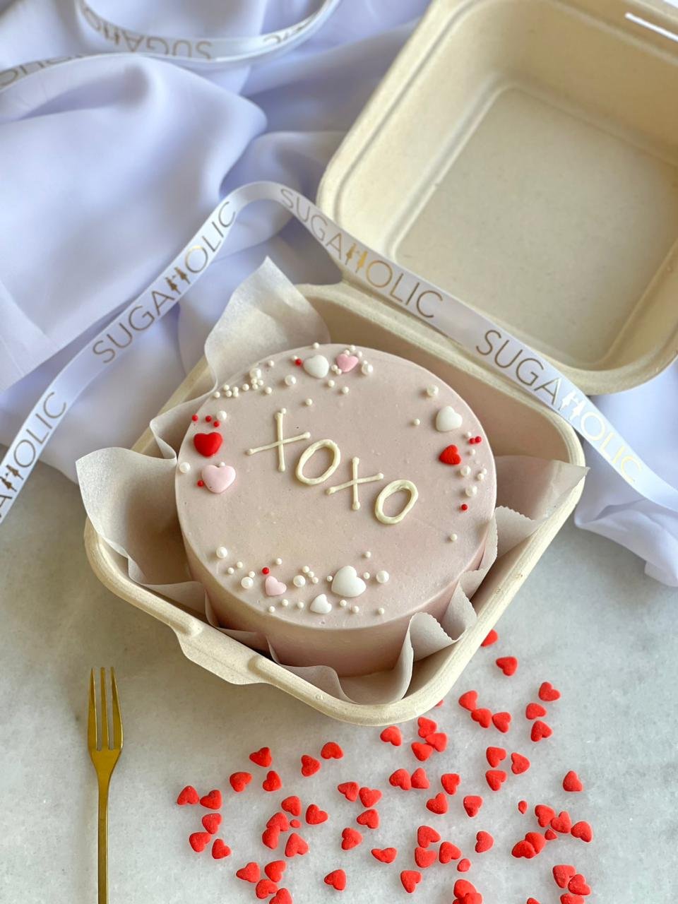 XOXO Round Bento Cake