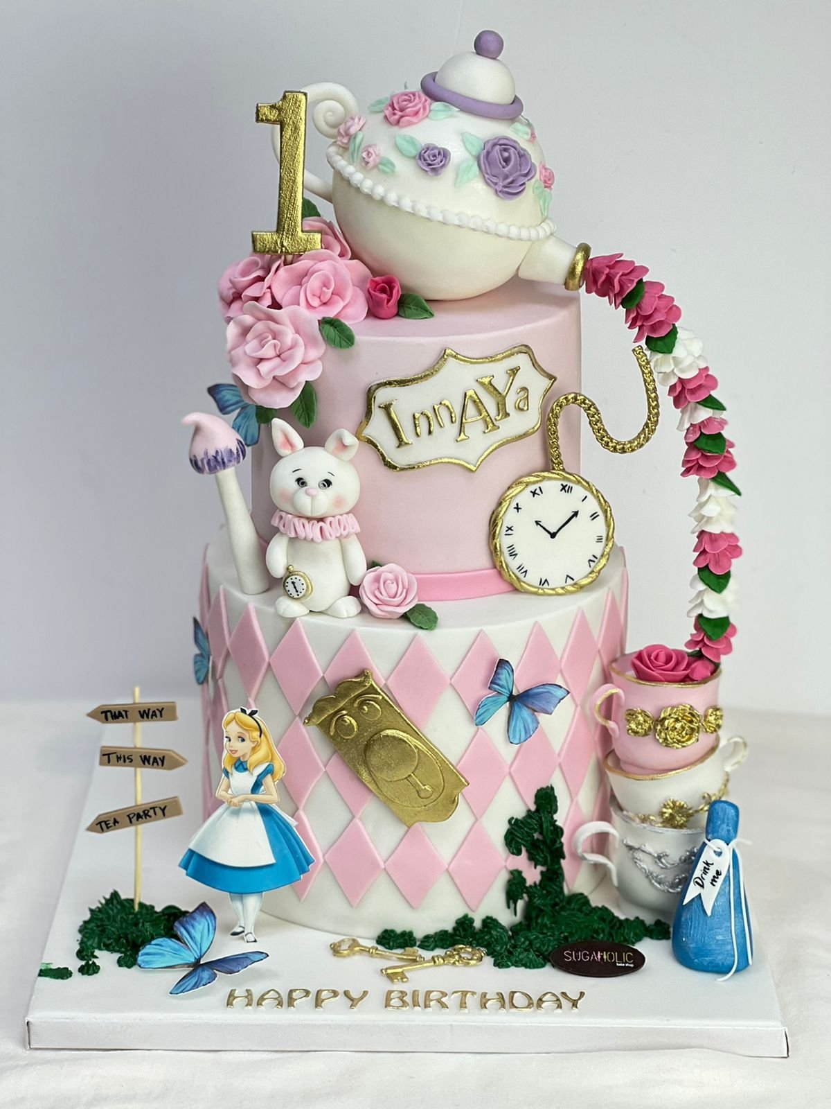 Alice In Wonderland Cake
