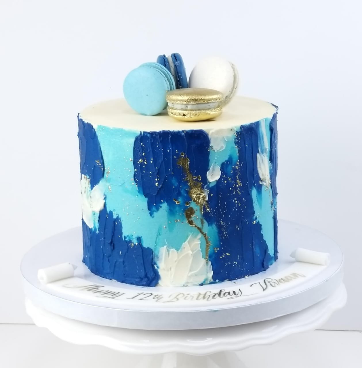 Bluish Sky-Sea Buttercream Cake with Macaroons 