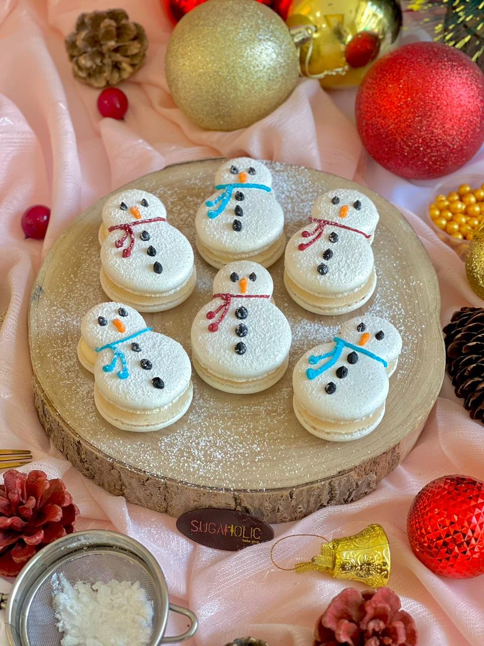Snowman Macaroon ( per piece )