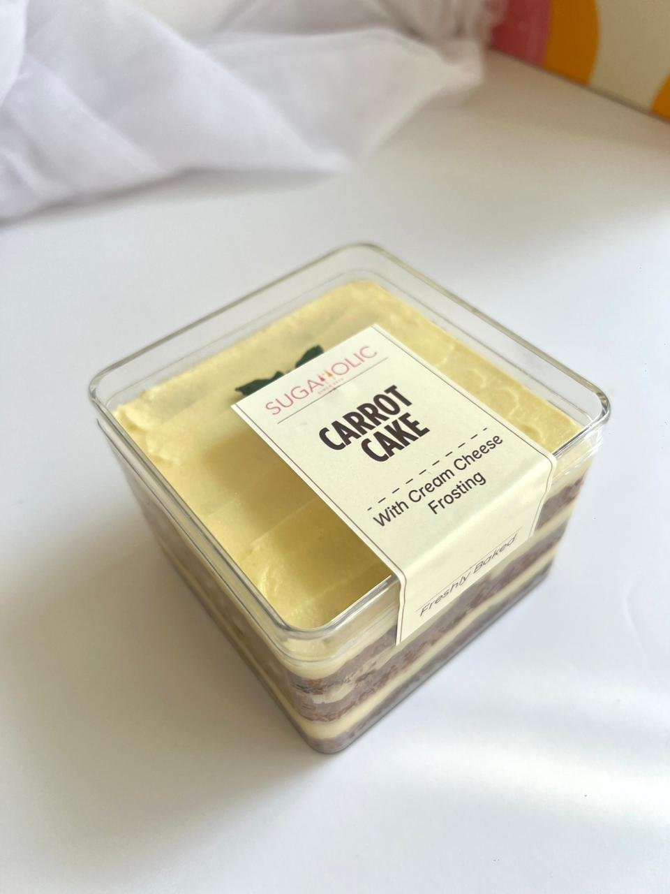 Carrot Cake with Creamcheese Tub