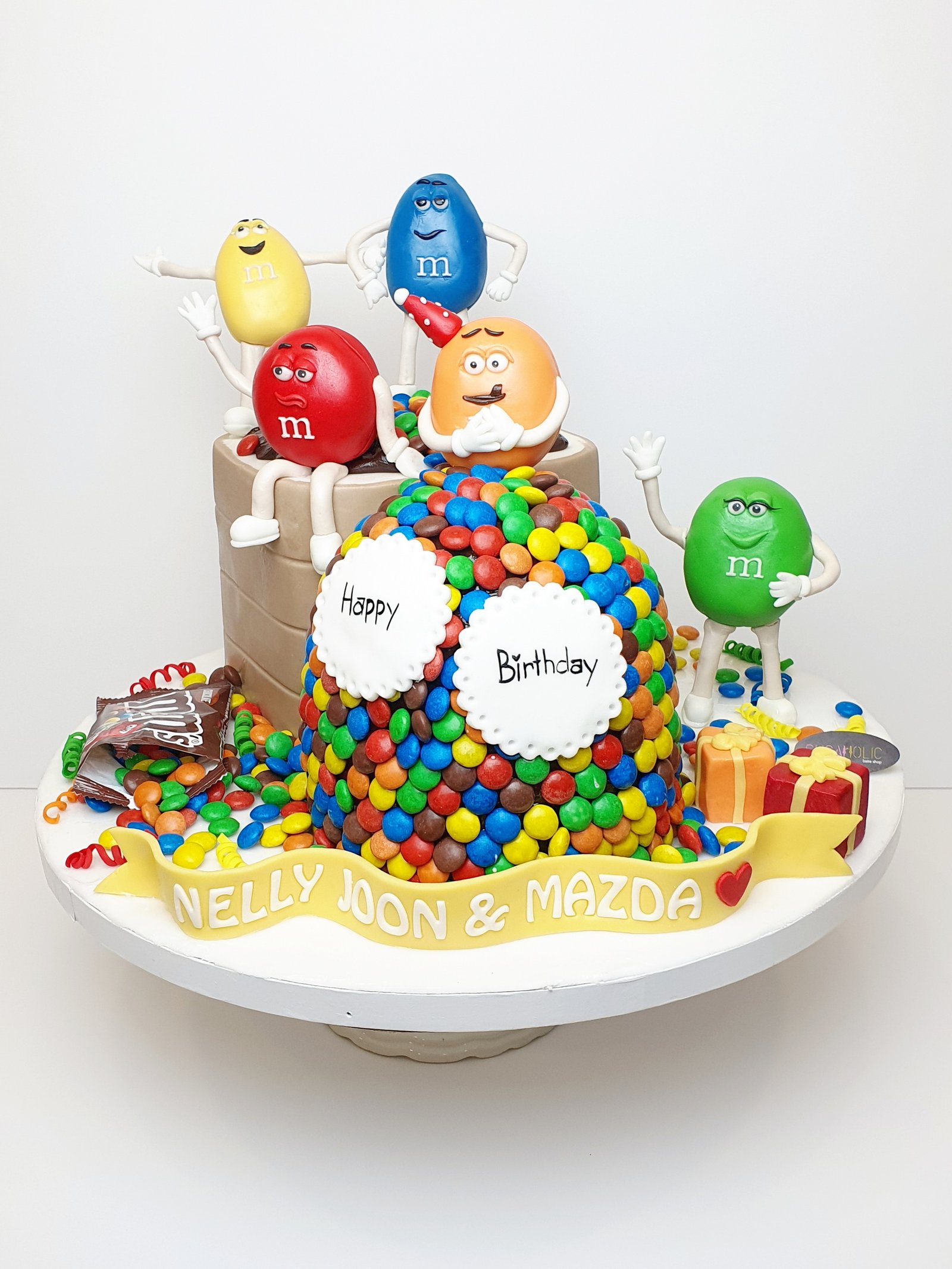M&amp;M's Cake