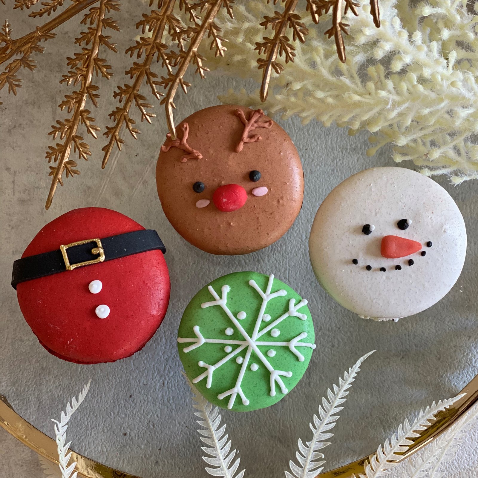 Christmas Macaroons (Set of 4)