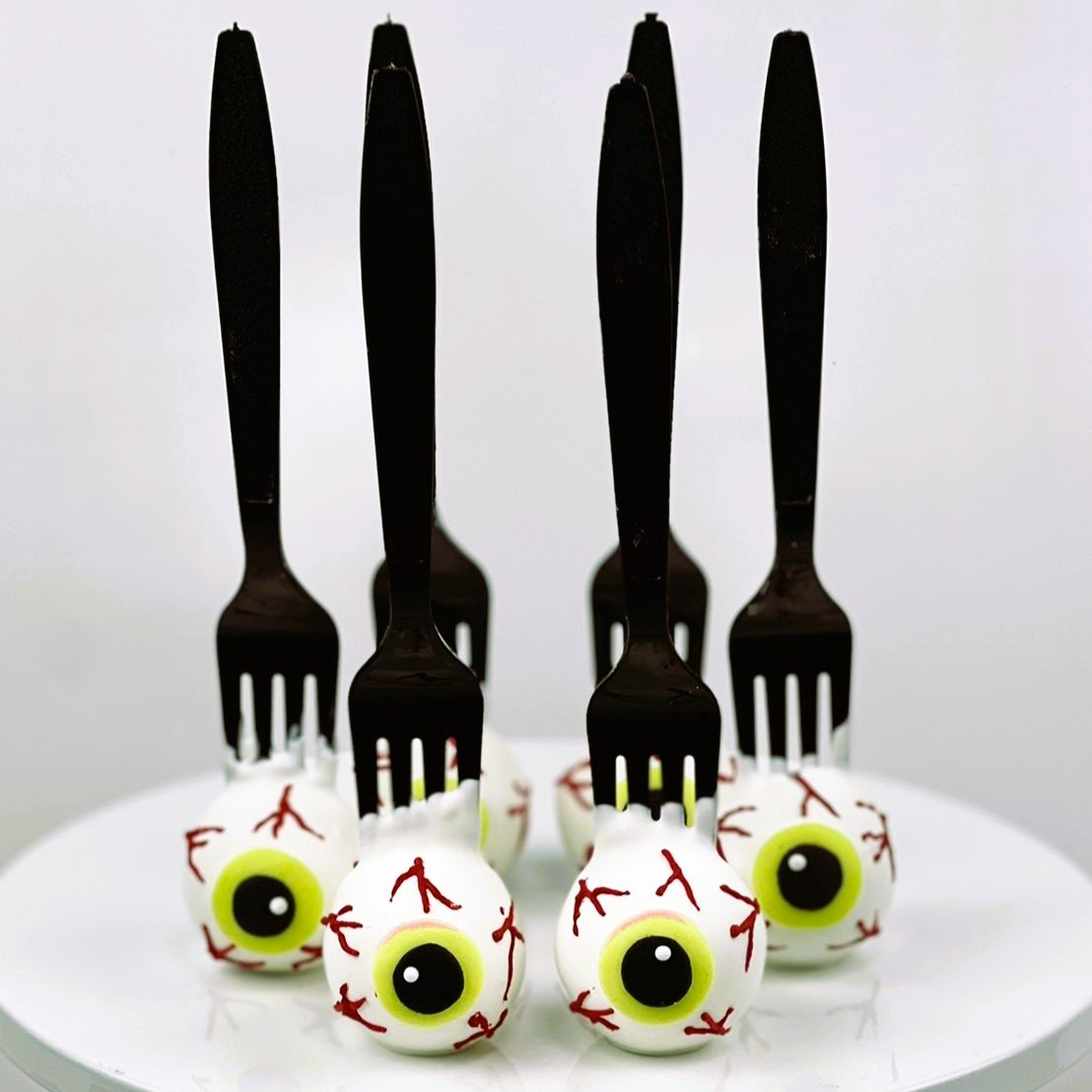 Eyeball Cakepop