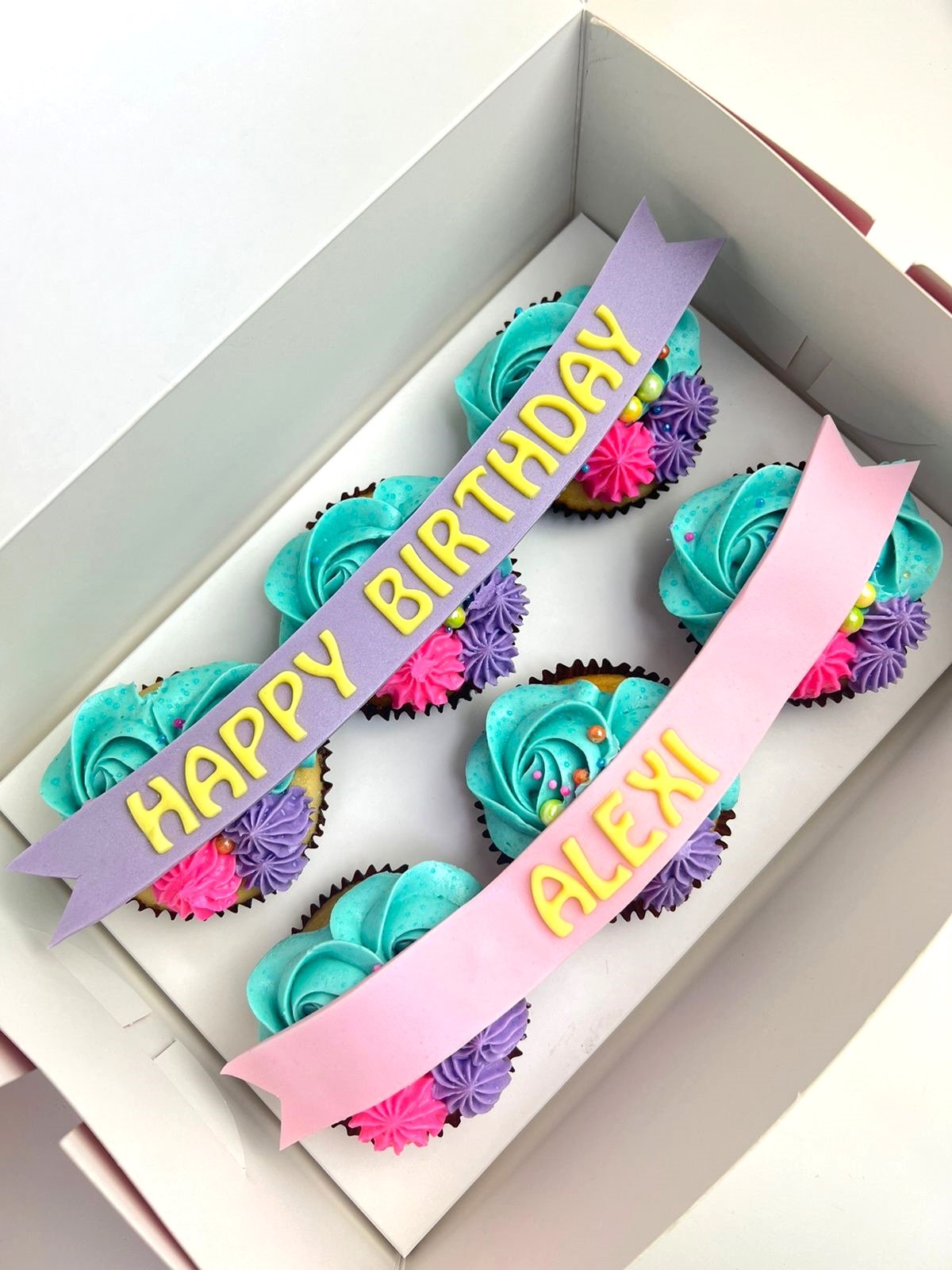 Box of 6 cupcakes with Message